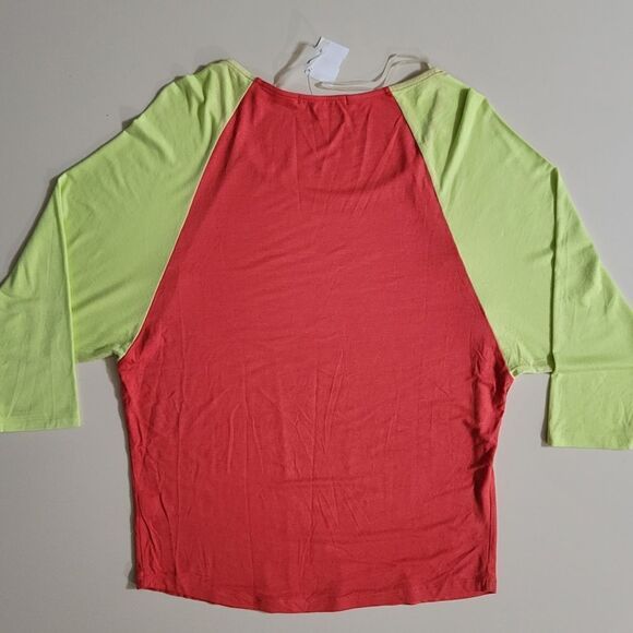 Femme by Tresics Women's Bright Raglan Sleeve Top - Picture 11 of 11
